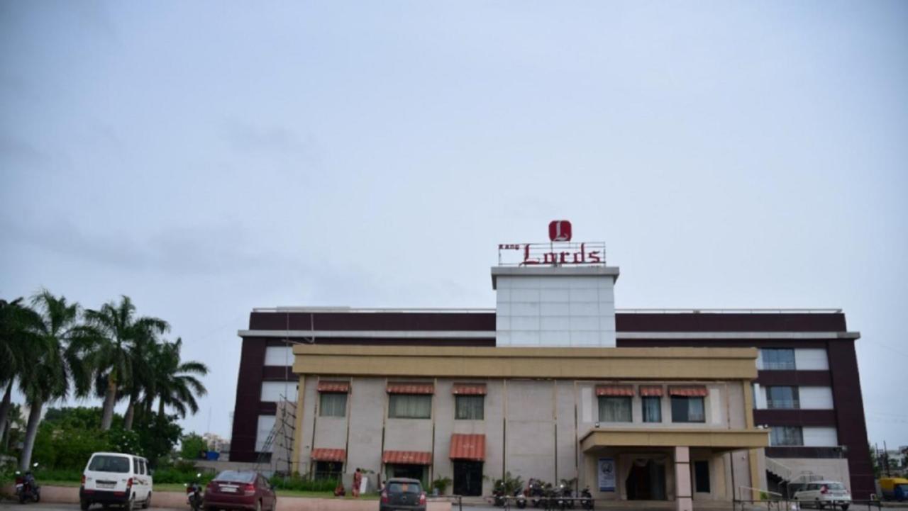 Rang Lords Inn Bharuch Kültér fotó