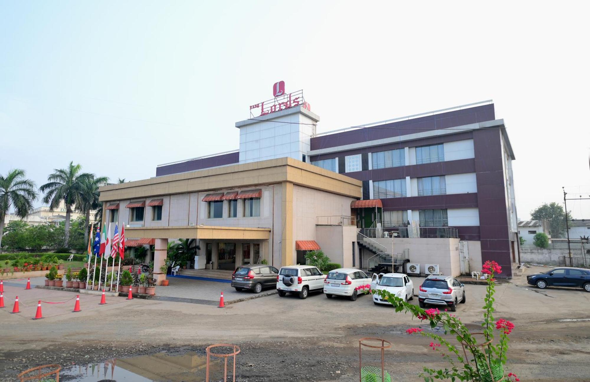 Rang Lords Inn Bharuch Kültér fotó