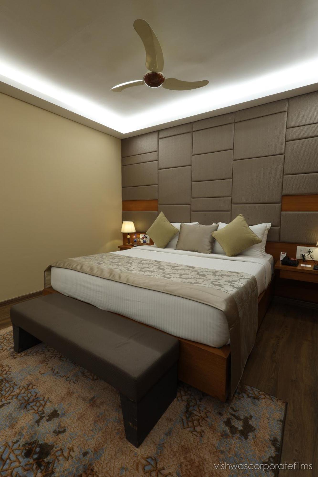 Rang Lords Inn Bharuch Kültér fotó