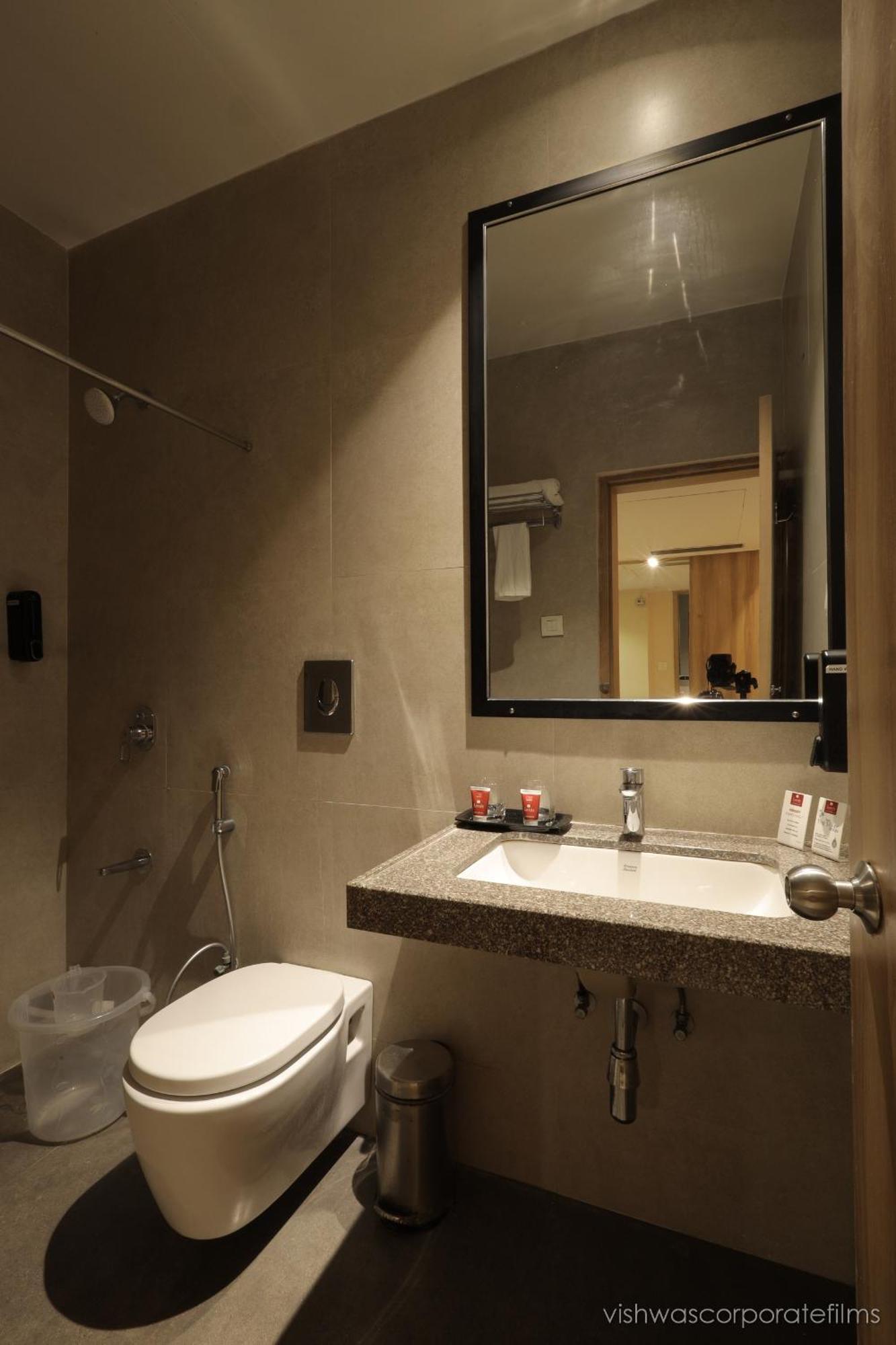 Rang Lords Inn Bharuch Kültér fotó