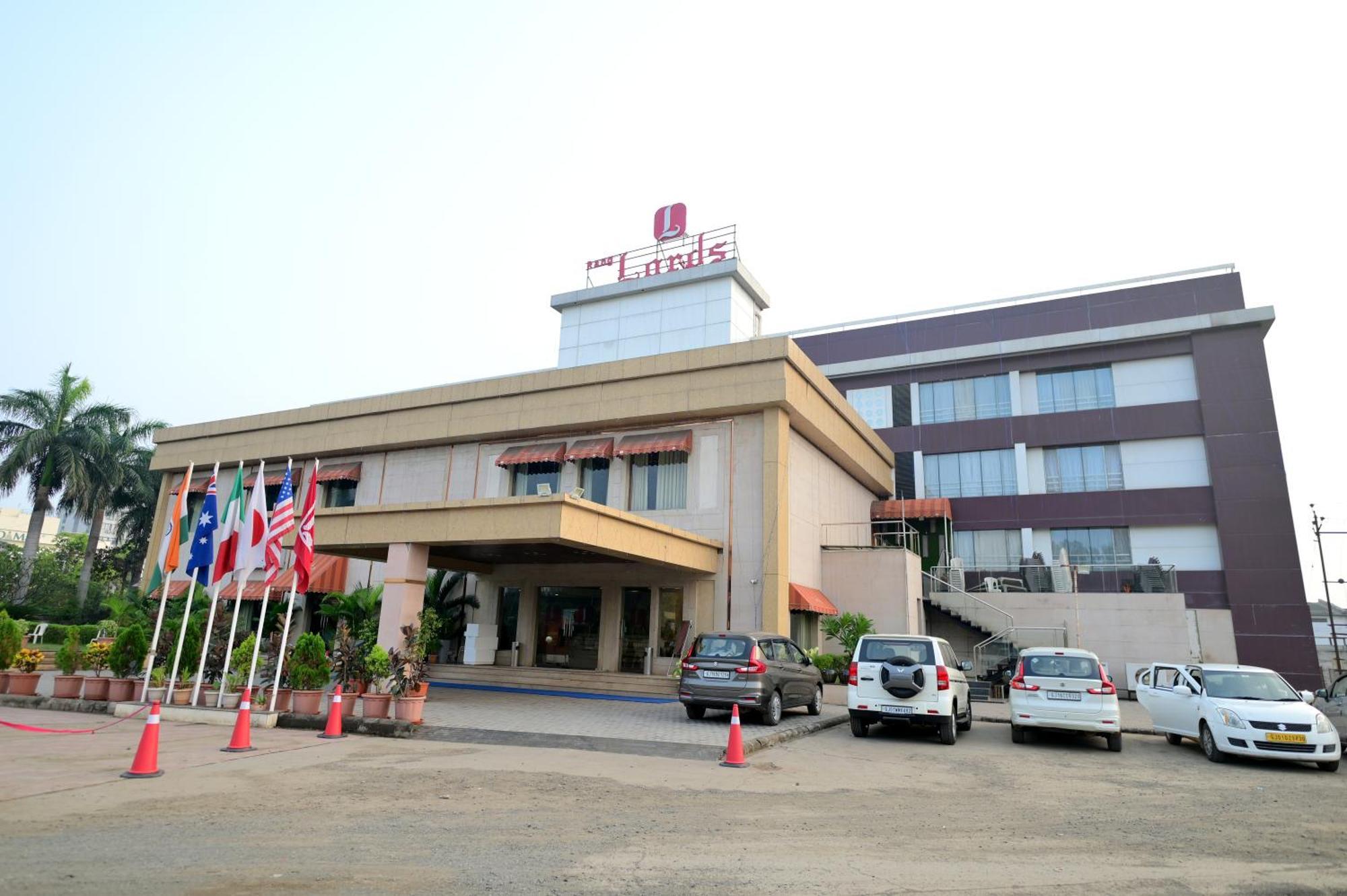 Rang Lords Inn Bharuch Kültér fotó